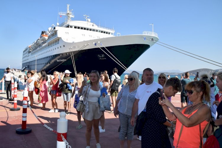 Türkiye kruvaziyerde sezonu açtı Blue Sapphire Ege Port Kuşadası’na geldi