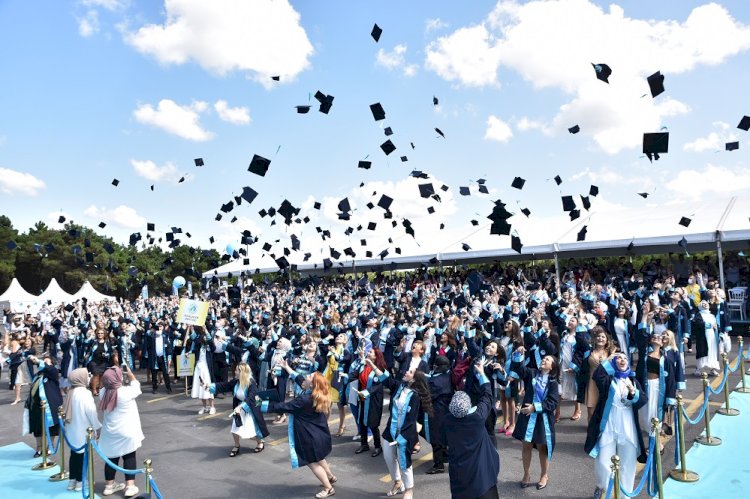 Üsküdar’da renkli ve coşkulu diploma heyecanı!