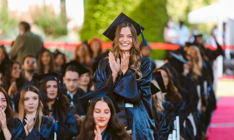 Yeditepe Üniversitesi’nde Mezuniyet Coşkusu