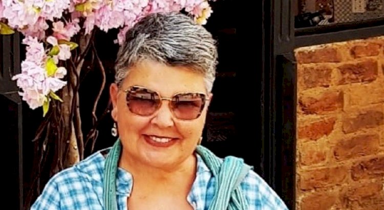 Bir Cumhuriyet Kadınından “akşamüstü” Tadında Şiirler