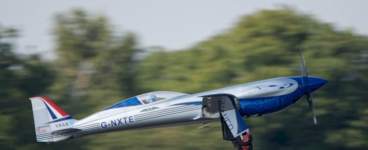 ROLLS-ROYCE’UN TAMAMEN ELEKTRİKLİ “SPIRIT OF INNOVATION” UÇAĞI İLK KEZ GÖKYÜZÜYLE BULUŞTU
