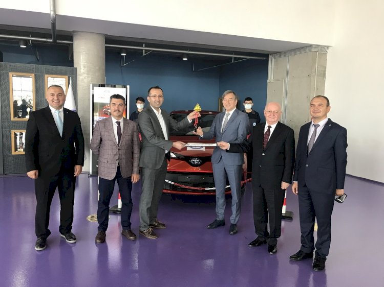TOYOTA OTOMOTİV SANAYİ TÜRKİYE  MESLEKİ TEKNİK EĞİTİME DESTEK OLMAYA DEVAM EDİYOR