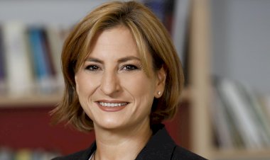 Akbank’ın Marka ve İletişim Başkanı  Beril Alakoç Orhonoğlu oldu