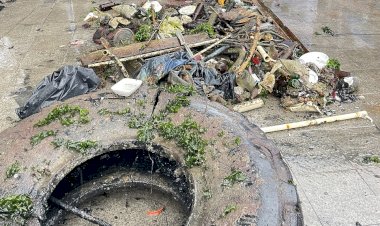 ÜSKÜDAR'DA DALGIÇLAR TARAFINDAN SU ALTI TEMİZLİĞİ YAPILDI