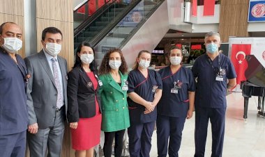 HASTANEDE CUMHURİYET BAYRAMINA ÖZEL PİYANO KONSERİ