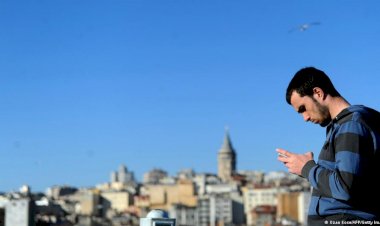 Gençlik araştırması: "Her 3 gençten 1'i seçimlere katılmayabilir"