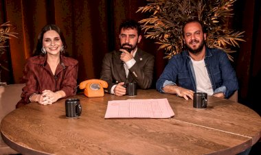 “Sarp Apak’ın YouTube’da konuk olmadığı ilk programa konuk olmanın şerefini yaşıyorum.”