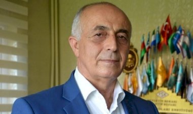 KİM KİMİ ÖPÜYOR?
