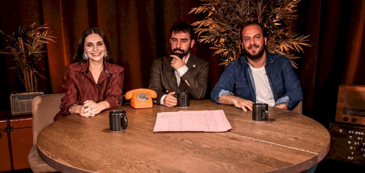 “Sarp Apak’ın YouTube’da konuk olmadığı ilk programa konuk olmanın şerefini yaşıyorum.”