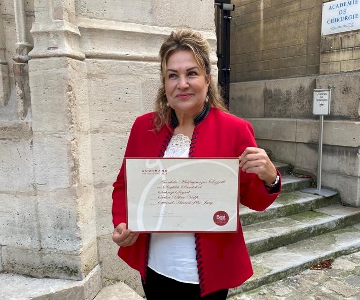 Yemek kitaplarının Nobel’i Gourmand Cookbook Awards özel ödülü kazananı Sahrap Soysal oldu