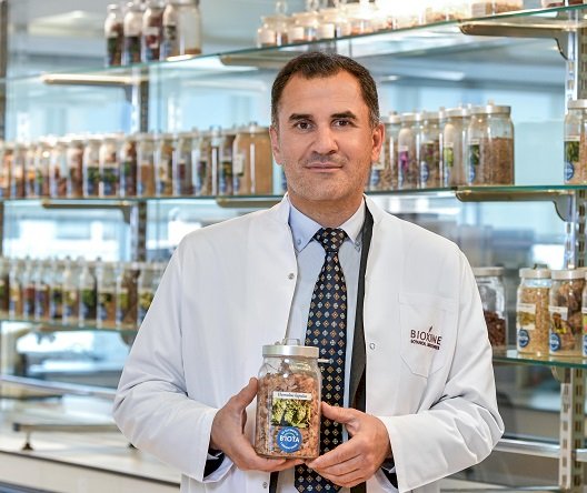Biota Laboratuvarları ve Acıbadem Üniversitesi'nden akne ile mücadelede bitkisel formül