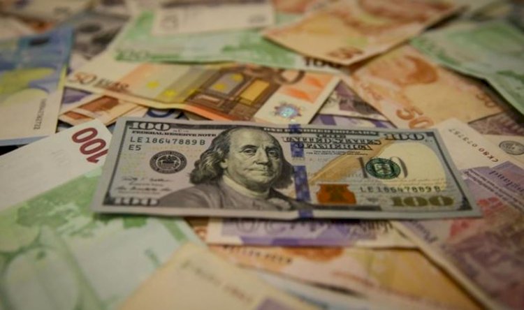 Dolar/TL kuru yeniden tırmanışa geçti. Haftanın ilk işlem gününde dolar 17,50'nin üzerine çıktı.