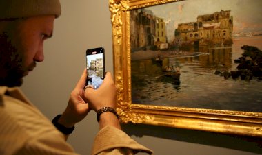 Müzede Selfie Günü’nde Galaxy S21 FE ile tarihi bir deneyim yaşadılar