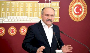 “Enerji Bakanı ahlaklı bir siyasetçi olarak istifa etmek durumundadır.”