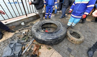ÜSKÜDAR ÇENGELKÖY’DE DALGIÇLAR TARAFINDAN SU ALTI TEMİZLİĞİ YAPILDI