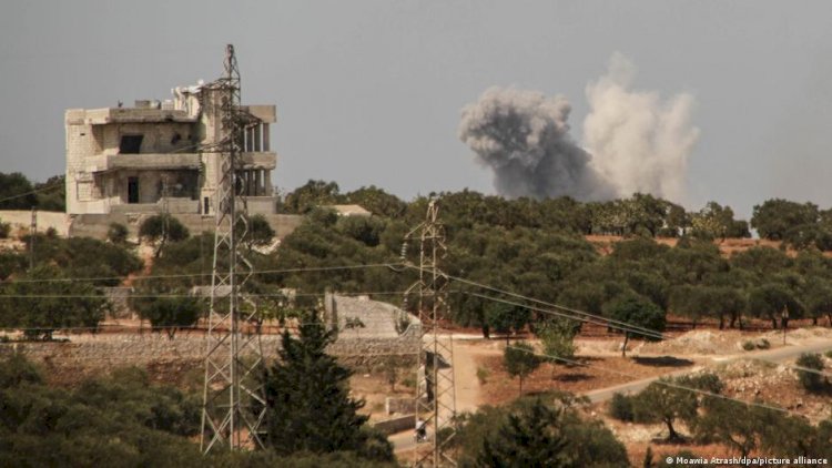 Rus uçakları İdlib'i bombaladı