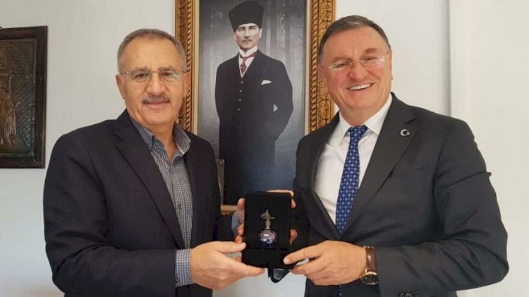 Köylüler topraklarını Suriyeliler’e satıyor!