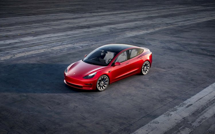 Tesla, otomatik sürüşlü araçlarına "rahat ve iddialı" sürüş modu ekledi