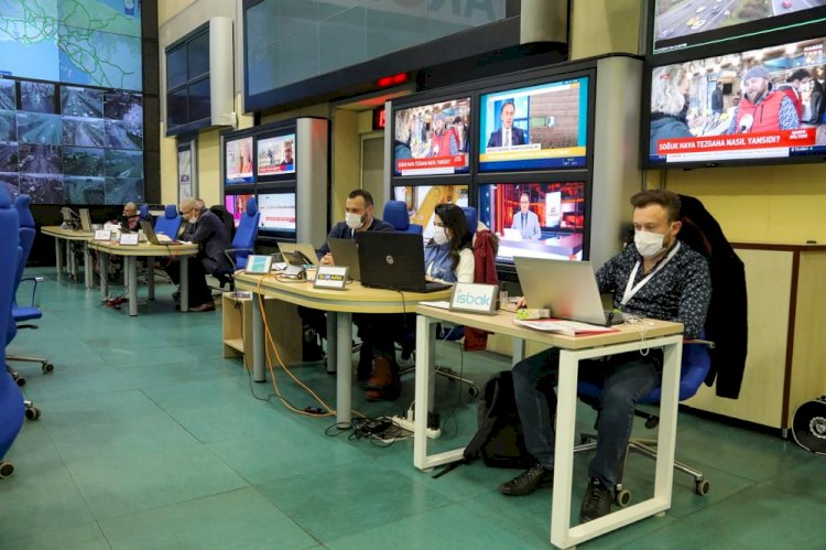 KAR GELDİ, TRAFİK AZALDI
