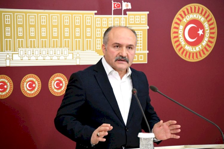 “Enerji Bakanı ahlaklı bir siyasetçi olarak istifa etmek durumundadır.”