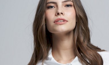 Katerina Ekşioğlu Tasarımcıları Kumaşlarla Bir Sanat Eseri Ortaya Çıkarıyor
