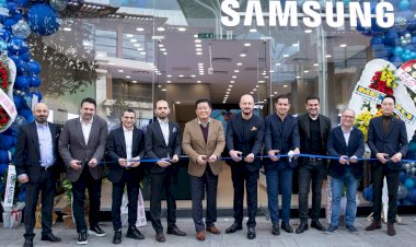 Samsung’un yeni mobil deneyim mağazası İzmir İstinyePark’ta açıldı