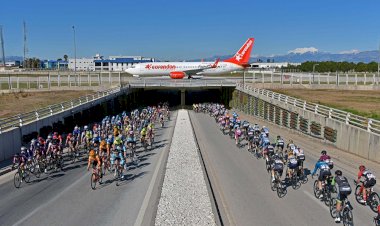 Corendon Airlines uçağı, bir kez daha Tour of Antalya'nın simge fotoğrafında yer aldı