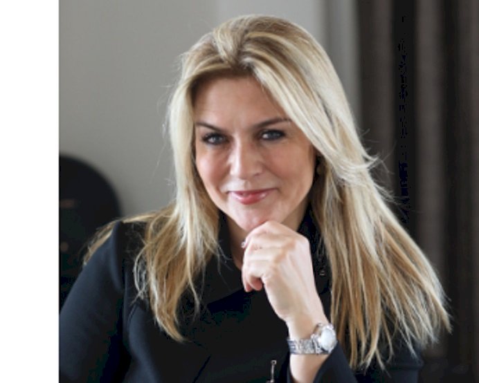 İNTERNET BEYNİMİZİ TEMBELLEŞTİRİYOR MU? - BAHAR ÜNER ANAHMİAS ANLATIYOR