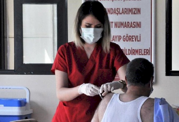 Zorunlu aşı: Türkiye'de mümkün mü?
