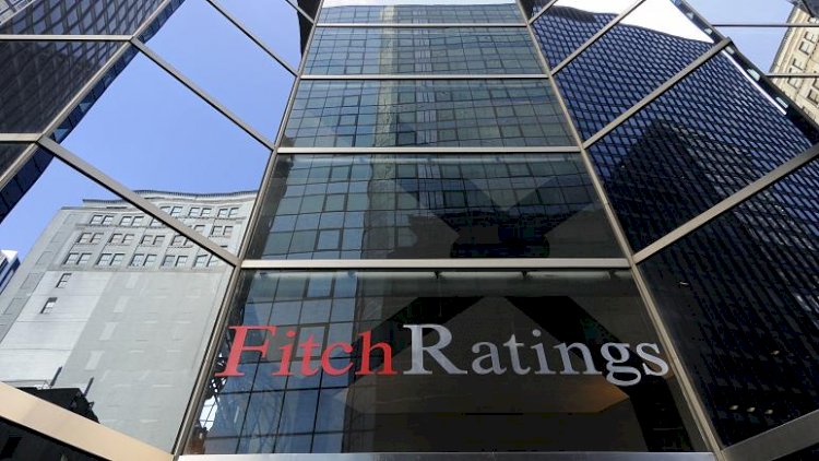 Fitch, Türkiye'nin kredi notunu düşürdü