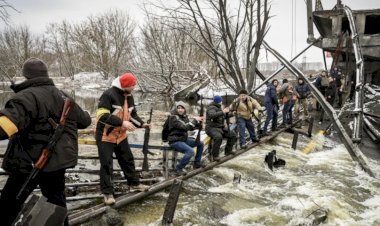 CANLI BLOG: "Kiev'i Terk Edin"