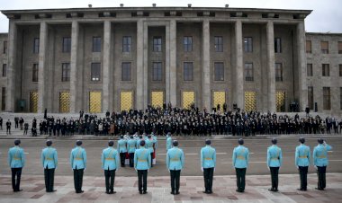 AKŞENER, SOMUNCUOĞLU'NUN CENAZE TÖRENİNE KATILDI