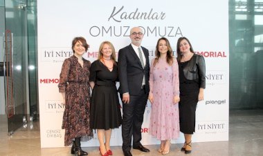 “KADINLAR OMUZ OMUZA”