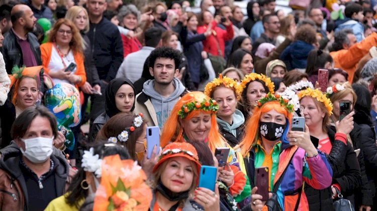 Karnaval Sokaklara Muhteşem Döndü
