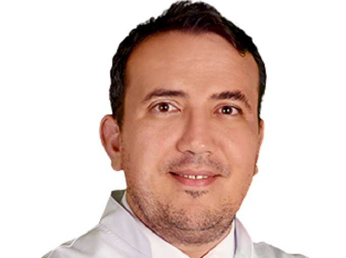 Altın embriyo bebeği