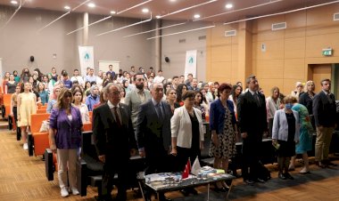 Prof. Dr. Nevzat Tarhan: “İklimciler şefkat ve nezaket kavramını hemşirelerden ödünç almalı”