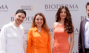 Photoderm serisinin marka elçisi ünlü oyuncu Ayça Ayşin Turan oldu.
