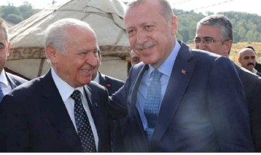 Fehmi Koru 'Sürpriz bekliyorum' dedi: 'İktidar, muhalefetle seçim tarihi üzerinde uzlaşma arayışına girebilir'