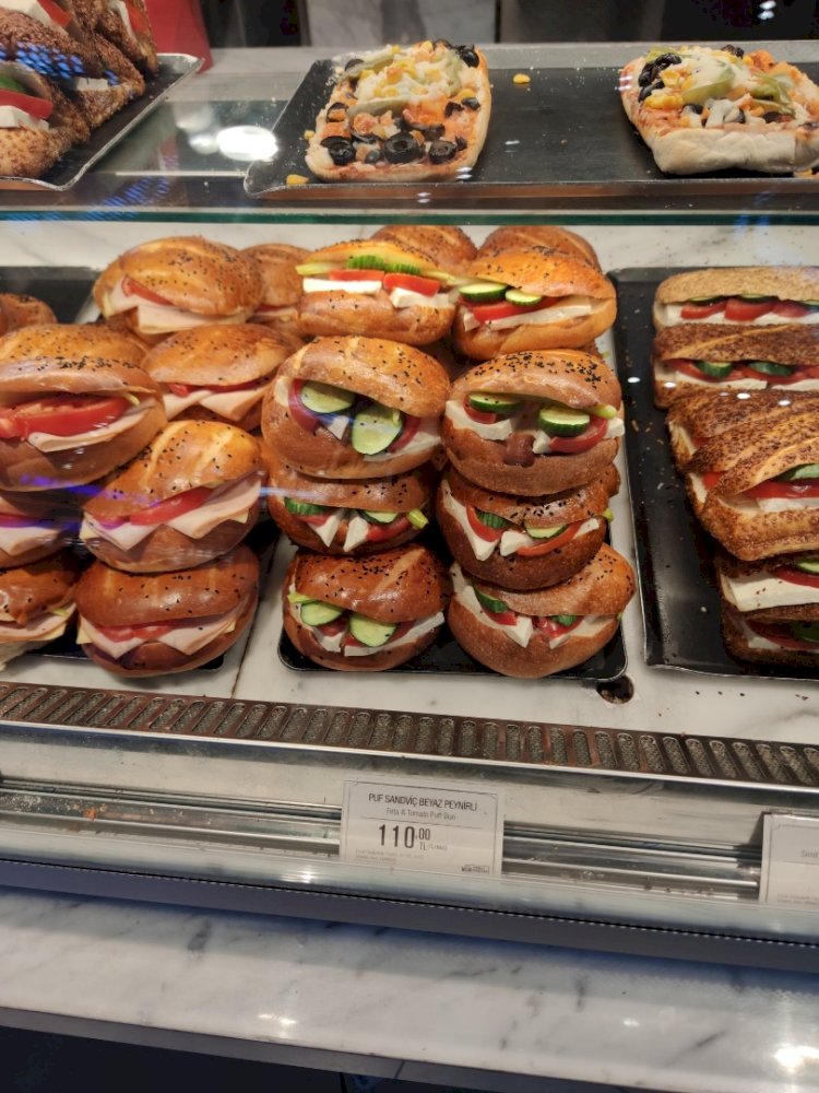 İstanbul Havaalanı’nda pizza fiyatları 'Yuh' dedirtti. Pizza 530 kutu kola 63 su 31 lira
