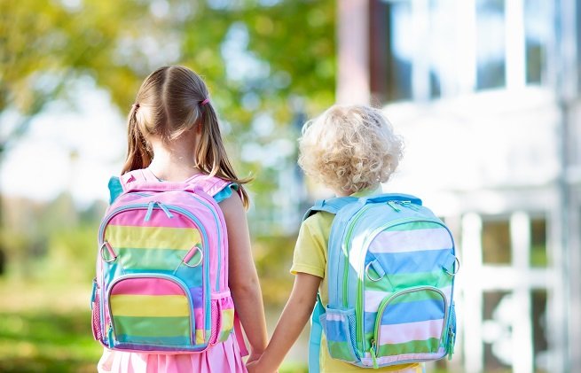 Okula uyum sürecinin kilit noktası anne-babanın tutumunda gizlidir