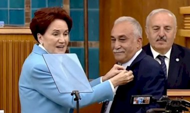 Ahmet Eşref Fakıbaba, İYİ Parti’de! Rozetini Akşener taktı