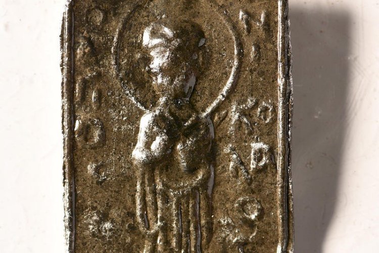 İznik Gölü’ndeki Bazilikada Aziz Nikolas Kolyesi Bulundu