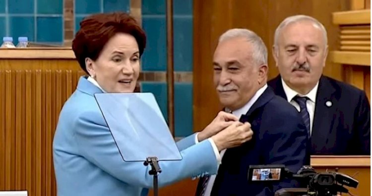 Ahmet Eşref Fakıbaba, İYİ Parti’de! Rozetini Akşener taktı