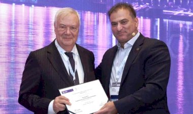 PROF. DR. M. NECMETTİN PAMİR, ULUSLARARASI ‘ÜSTÜN HİZMET ÖDÜLÜ’ ALDI!