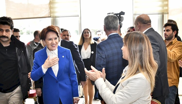 MERAL AKŞENER ÖĞRETMENLERLE BİR ARAYA GELDİ