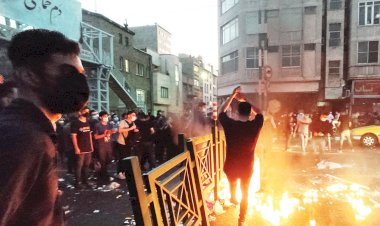 İran'da sokağa ilk mesaj