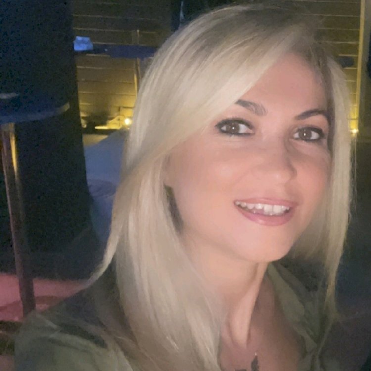 *Ay yay burcundaki geçişine devam ediyor bugün de.Gün içinde yurtdışı bağlantılı