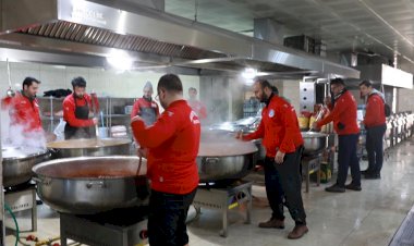 Kızılay'ın deprem bölgesindeki gıda ve yardım dağıtım noktaları