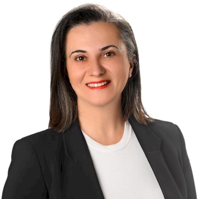 Liderlik yıkılanı yeniden yapmakla ilgili