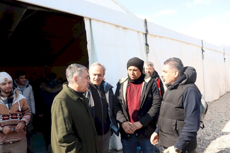 DEPREM SONRASI DESTEK SEFERBERLİĞİNİ SÜRDÜREN TÜRKONFED VE TÜSİAD AFET BÖLGESİNİ ZİYARET ETTİ